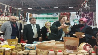 Meral Bilmez’den Hakkâri standına ilgi