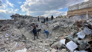 Maraş depremi: Rojava ve Suriye'deki can kaybı 5 bini geçti
