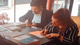 Vanlı yazarlar kitaplarını imzaladı