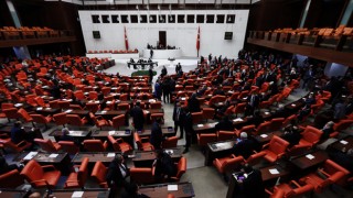 EYT, Meclis'te kabul edilerek yasalaştı