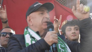 "Amedspor diye bir takım olamaz" diyen Özdağ'a tepki: Var mı yok mu gel Diyarbakır'a gösterelim sana!