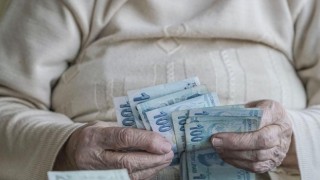 Emekliye 3 kademede seyyanen zam Meclis'e geliyor