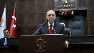 AKP, Ankara ve İzmir dahil 17'si büyükşehir 48 ilin belediye başkan adaylarını bugün açıklayacak