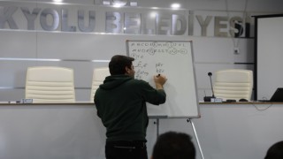 Van'da Belediye, 'Kürtçe Dil Kursu' başlattı
