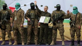 İsrail, Filistinli tutukluların serbest bırakılmasını süresiz olarak erteledi