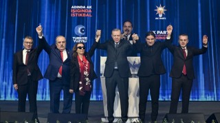 Üç bağımsız milletvekili AKP'ye katıldı