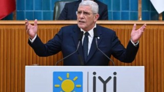 Musavvat Dervişoğlu Kürdistan bayrağına musallat oldu!