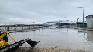 Van'da sağanak yağış sel baskınlarına neden oldu