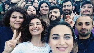 Kobani'ye oyuncak götüreceklerdi; katledildiler...