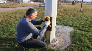 Van'da parklardaki aydınlatma sistemleri hedef alındı