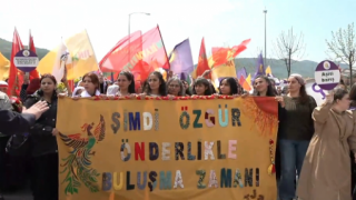 Kadınlar Öcalan için Gemlik'e hareket etti