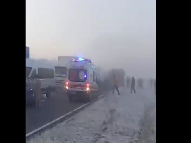 Van'da zincirleme kaza: 2 ölü, 15 yaralı